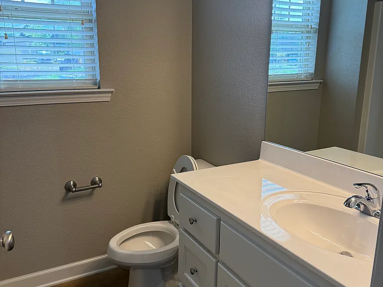 1800 Village Commons Dr #B — Photo 9