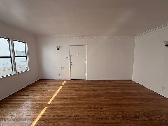 3rd image of 820 N Edinburgh Ave #822