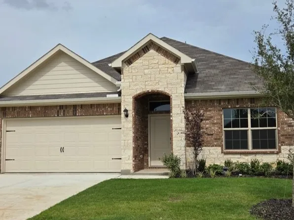 160 Trinity St, Grandview, TX 76050