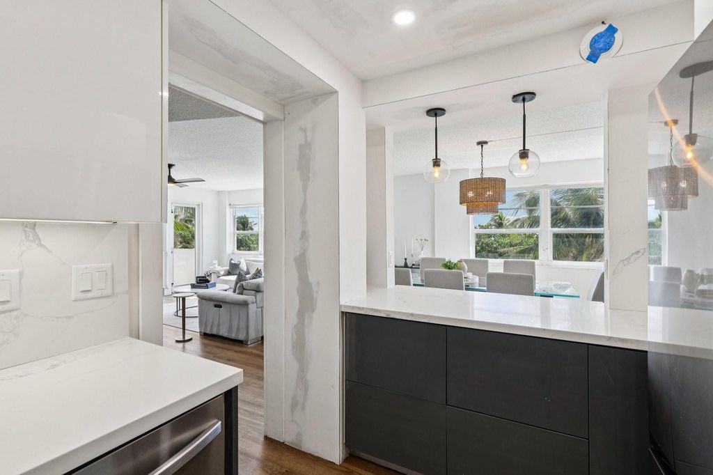 133 N Pompano Beach Boulevard Unit 210, photo 5