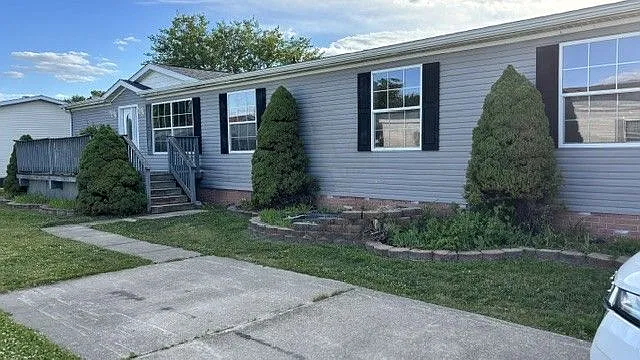 801 Franklin Blvd — Photo 9