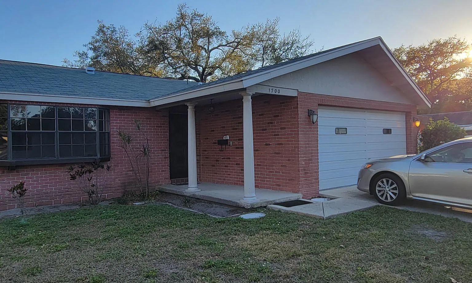 3 bed, 2000 sqft, $2,900 — Photo 1