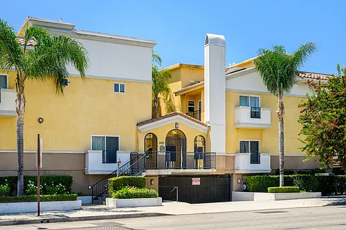 5521 Kester Ave #23 Photo 1