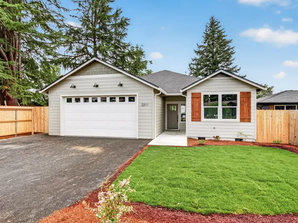 2211 Meals Dr, Medford, OR 97501