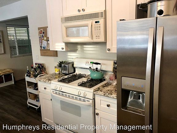 4th image of 3853 Riviera Dr APT A