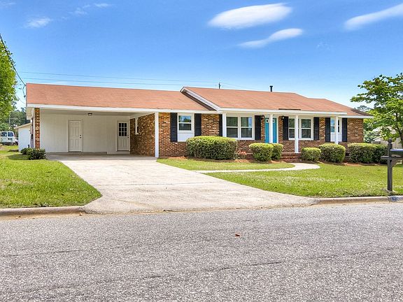 3rd image of 605 Ashley Cir