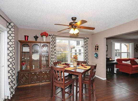 3rd image of 811 Dwane St