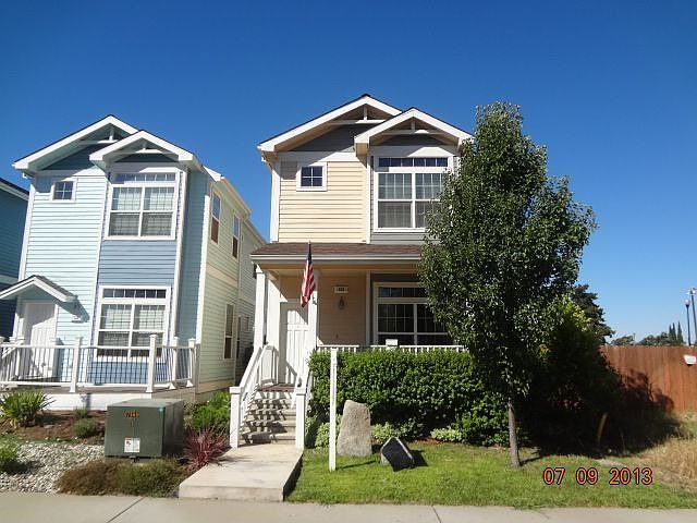 1st image of 153 Hickory St