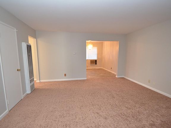 4th image of 4430 Hamilton Ave APT B