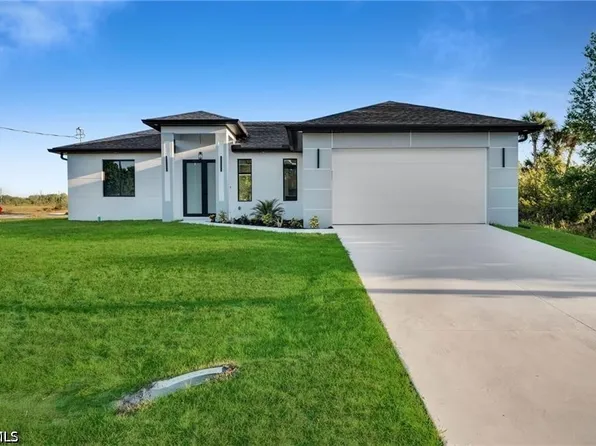 2106 W 18th St, Lehigh Acres, FL 33972