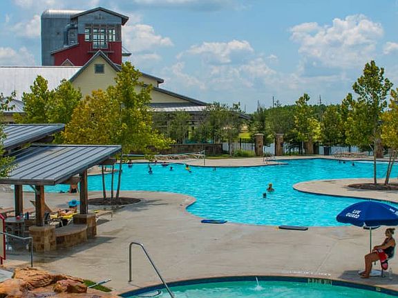 Cross Creek Ranch Amenities