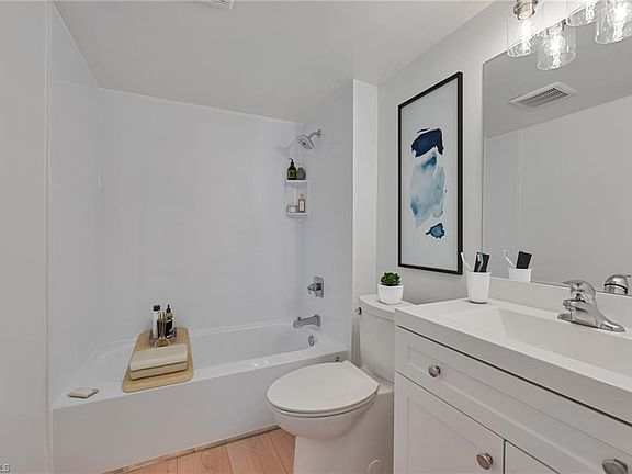 5th image of 72 7th ST S #108