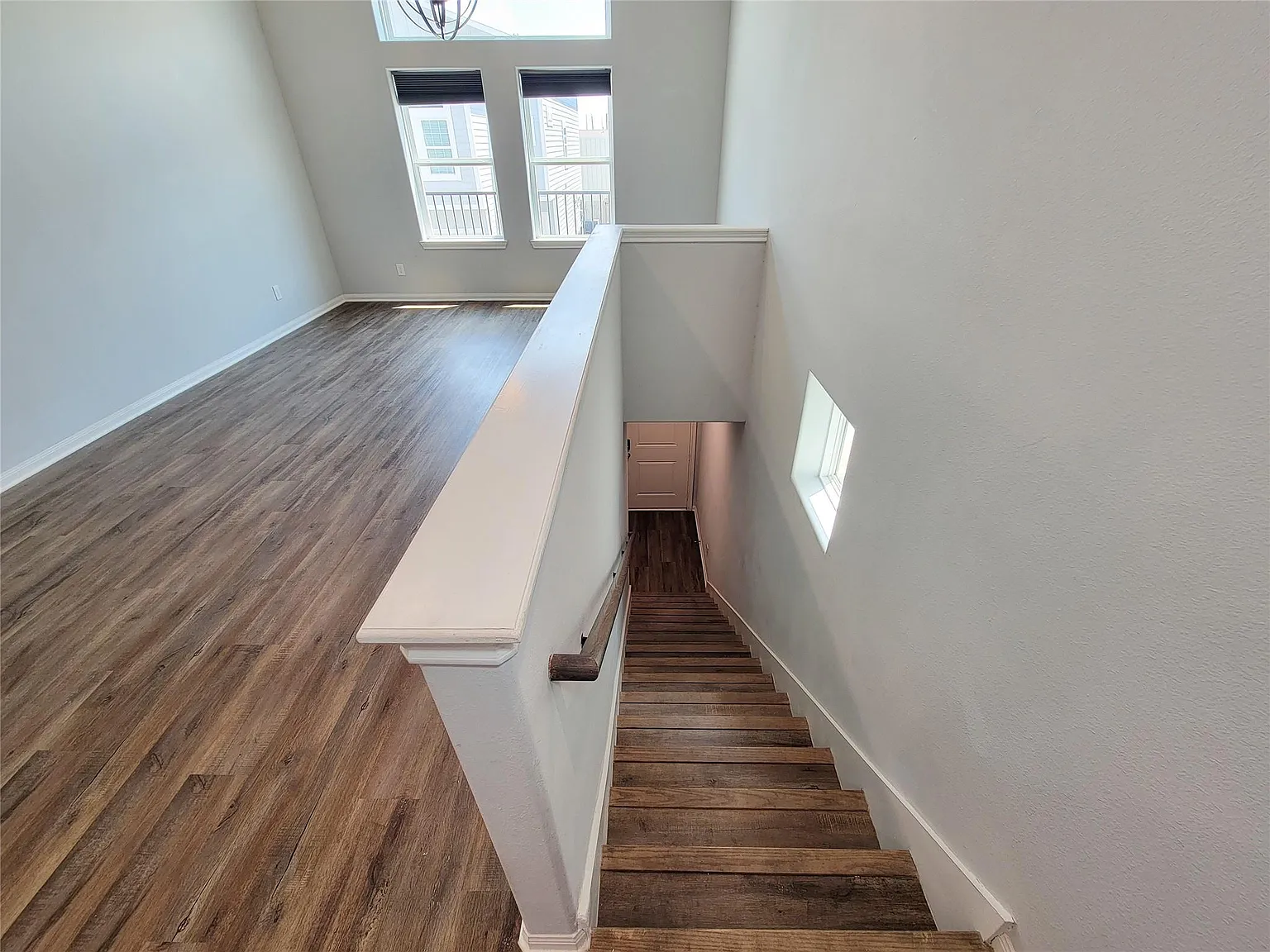 3 bed, 2.0 bath, 1344 sqft, $1,695 — Photo 4