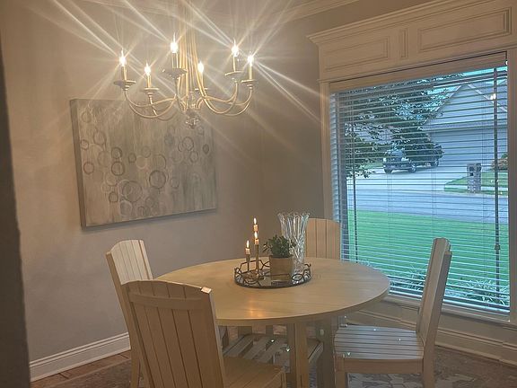 4th image of 3215 Saddlebrook Dr