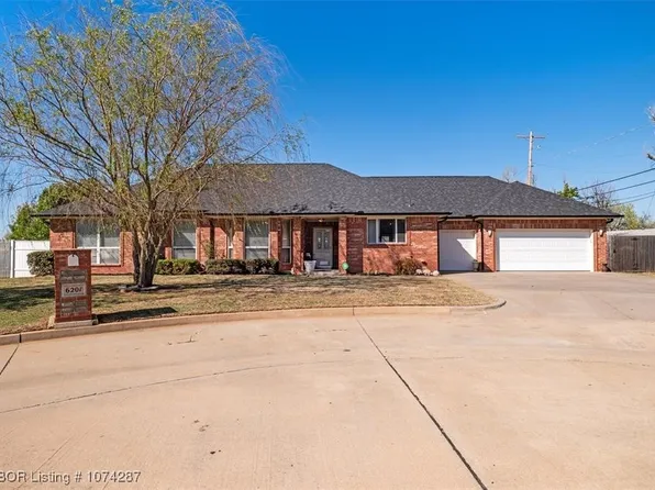 6201 Woodcreek Ct, Warr Acres, OK 73122