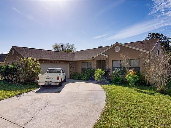 5th image of 267 Stillwater Dr
