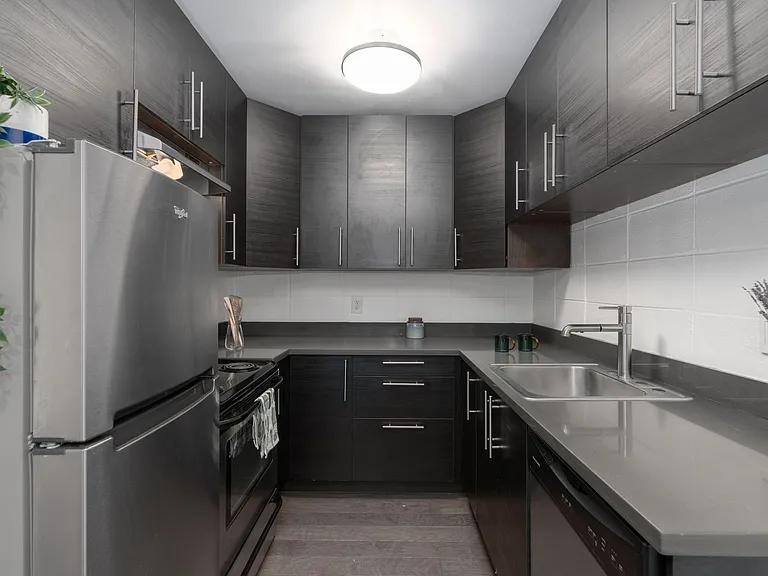 Milan Apartments — Photo 32