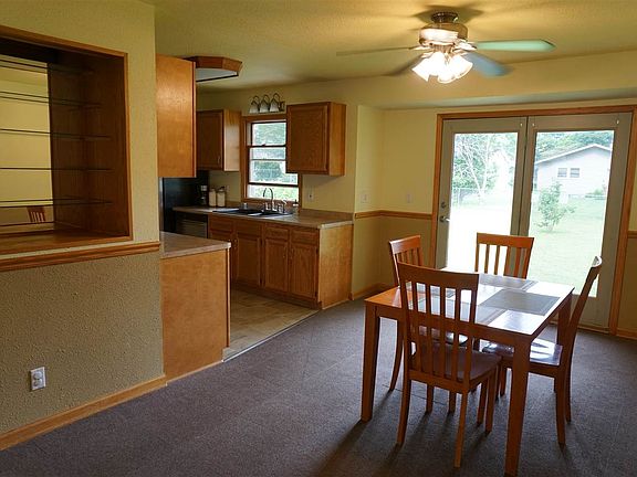 5th image of 1606 N Claremont Dr