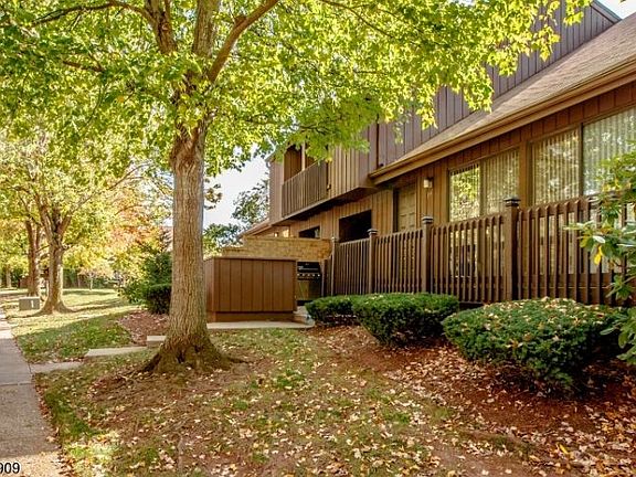 2nd image of 19 Kingsberry Dr #19