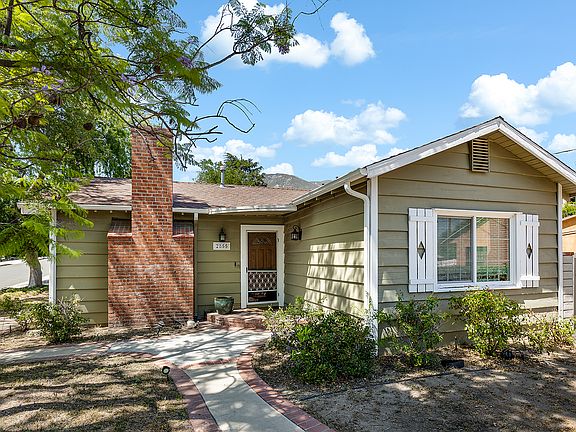 2nd image of 2855 Los Olivos Ln