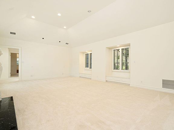 5th image of 307 Avondale Ave