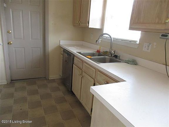 5th image of 7702 Green Creek Ct