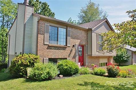 A very well maintained home I a nicely kept neighborhood.