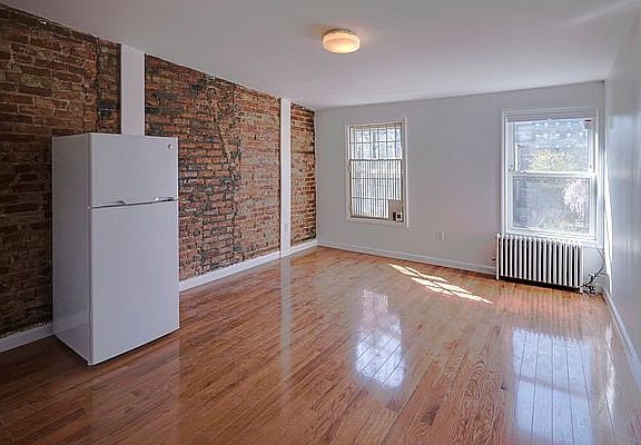 3rd image of 132 Lafayette Ave APT 4R