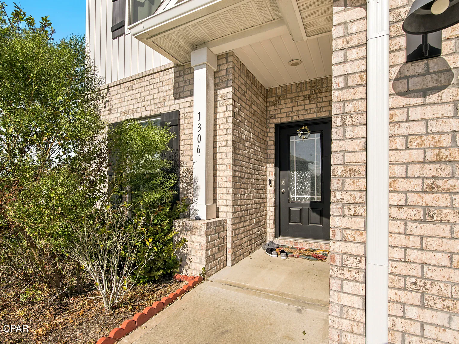 4 bed, 3.5 bath, 2337 sqft, $2,700 — Photo 3