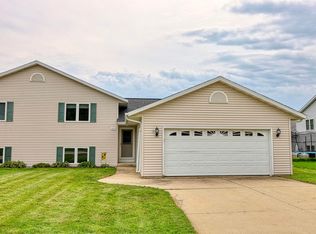 107 Jennifer Ln, Fall River, WI 53932