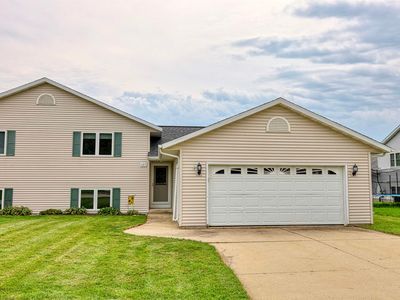 107 Jennifer Ln, Fall River, WI, 53932