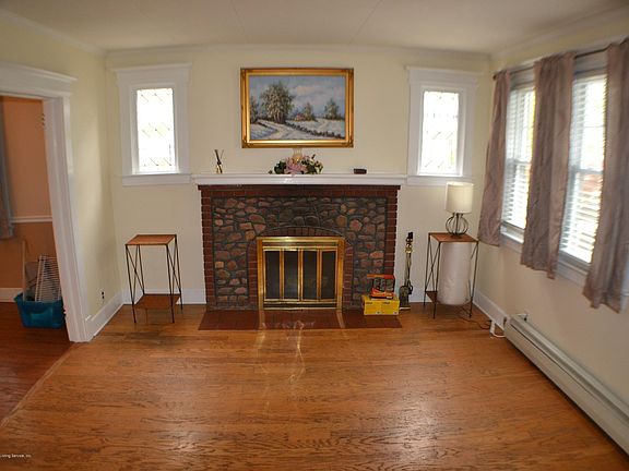 3rd image of 37 Nightingale St