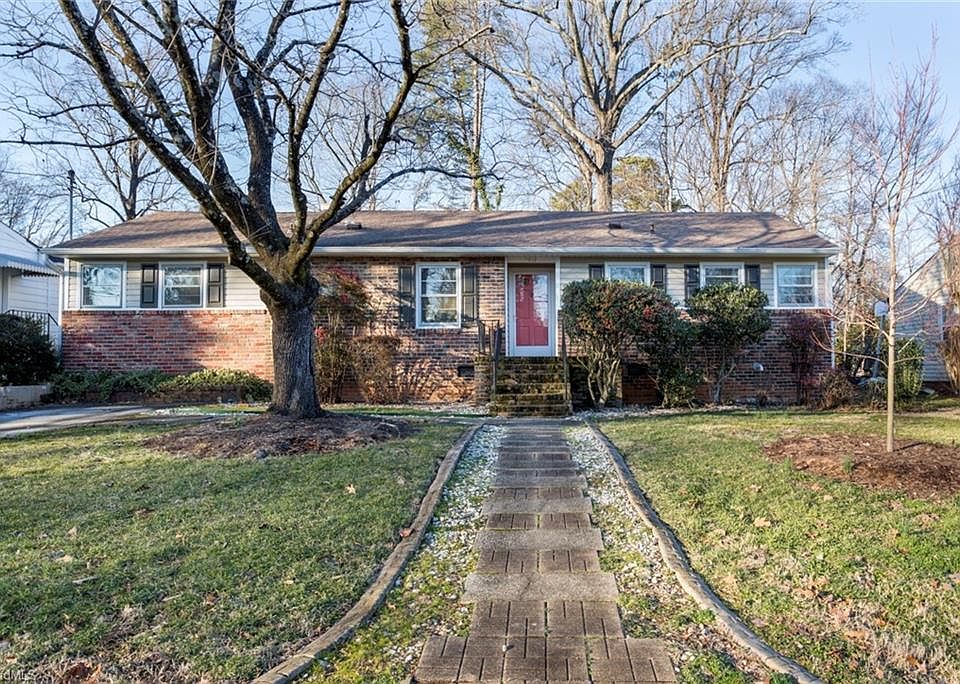 1st image of 3812 Parkwood Dr