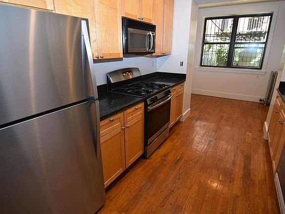 5th image of 610 W 138th St APT 1