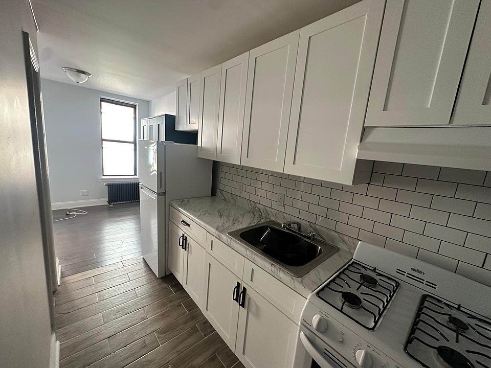 1st image of 237 W 18th St #3RE