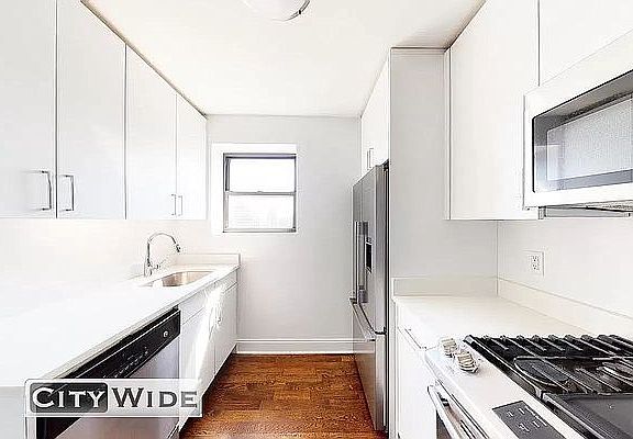 5th image of 145 E 16th St #13E