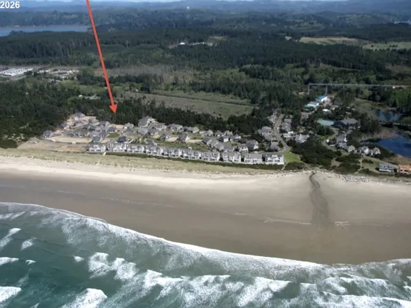 5725 SW Arbor Dr, Newport, OR 97366