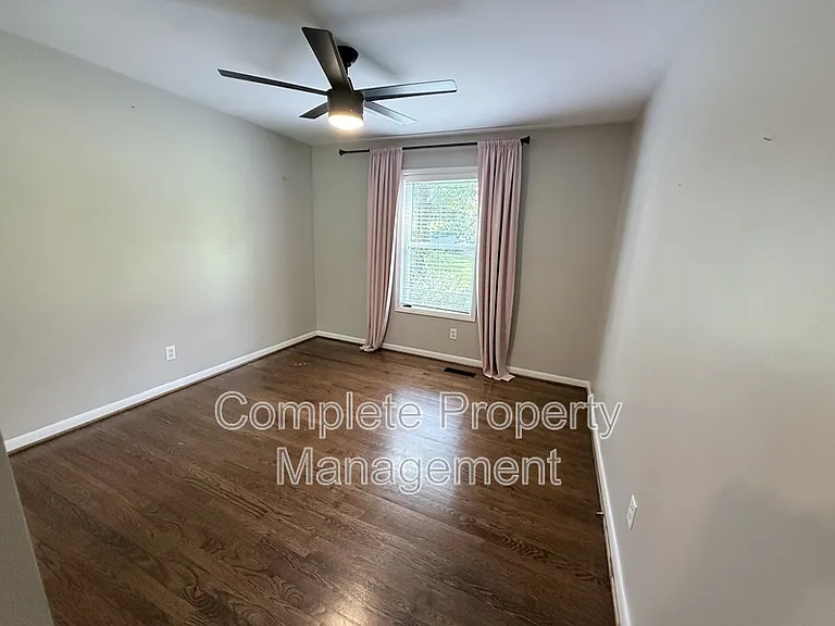 3153 Woodhaven Dr — Photo 24