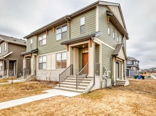 1032 NE Mahogany Blvd SE, Calgary, AB T3M1X6