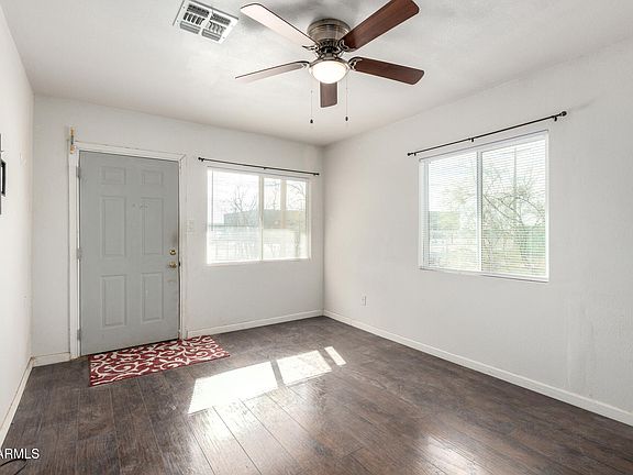 2nd image of 460 W SPRUELL Avenue