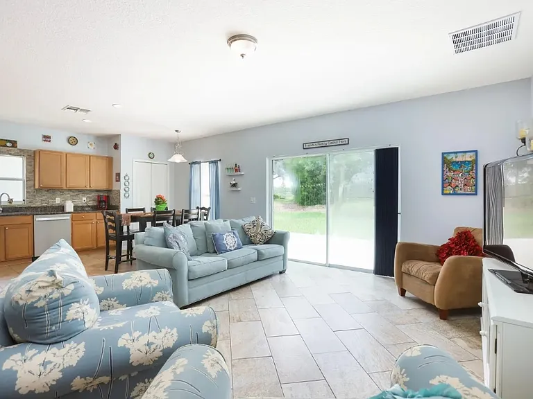 115 Gladesdown Ct — Photo 17