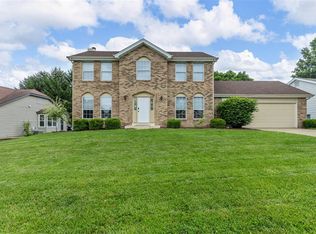 904 Hunter Ln, Lake Saint Louis, MO