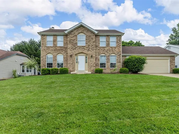 904 Hunter Ln, Lake Saint Louis, MO 63367