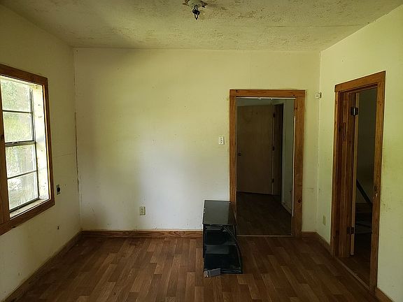4th image of 2240 Harriot St
