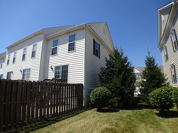 3rd image of 5567 Crystal Falls St #7