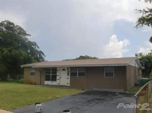 3800 NW 7th Pl, Lauderhill, FL 33311