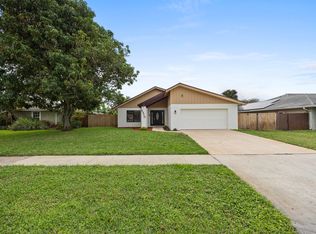 5370 Plains Dr, Lake Worth, FL 33463