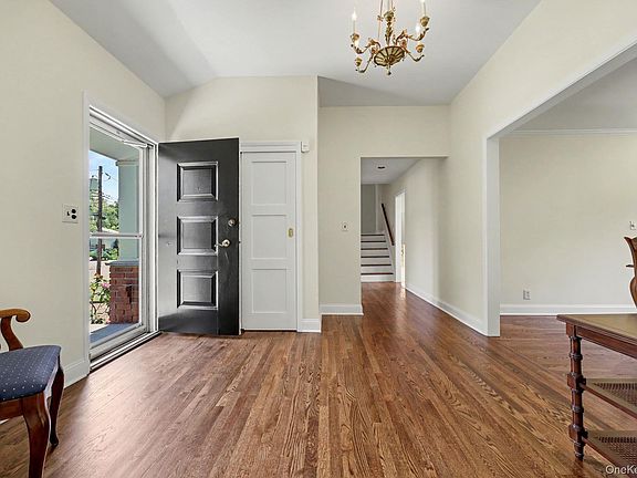 2nd image of 38 Aspen Road