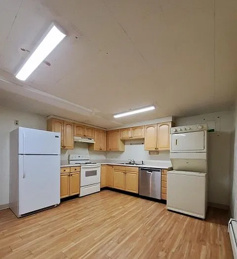 2 bed, 1.0 bath, $1,095 — Photo 3