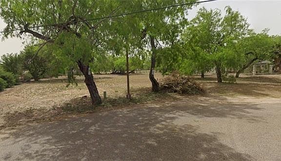 2nd image of 972 S Kika De La Garza Blvd